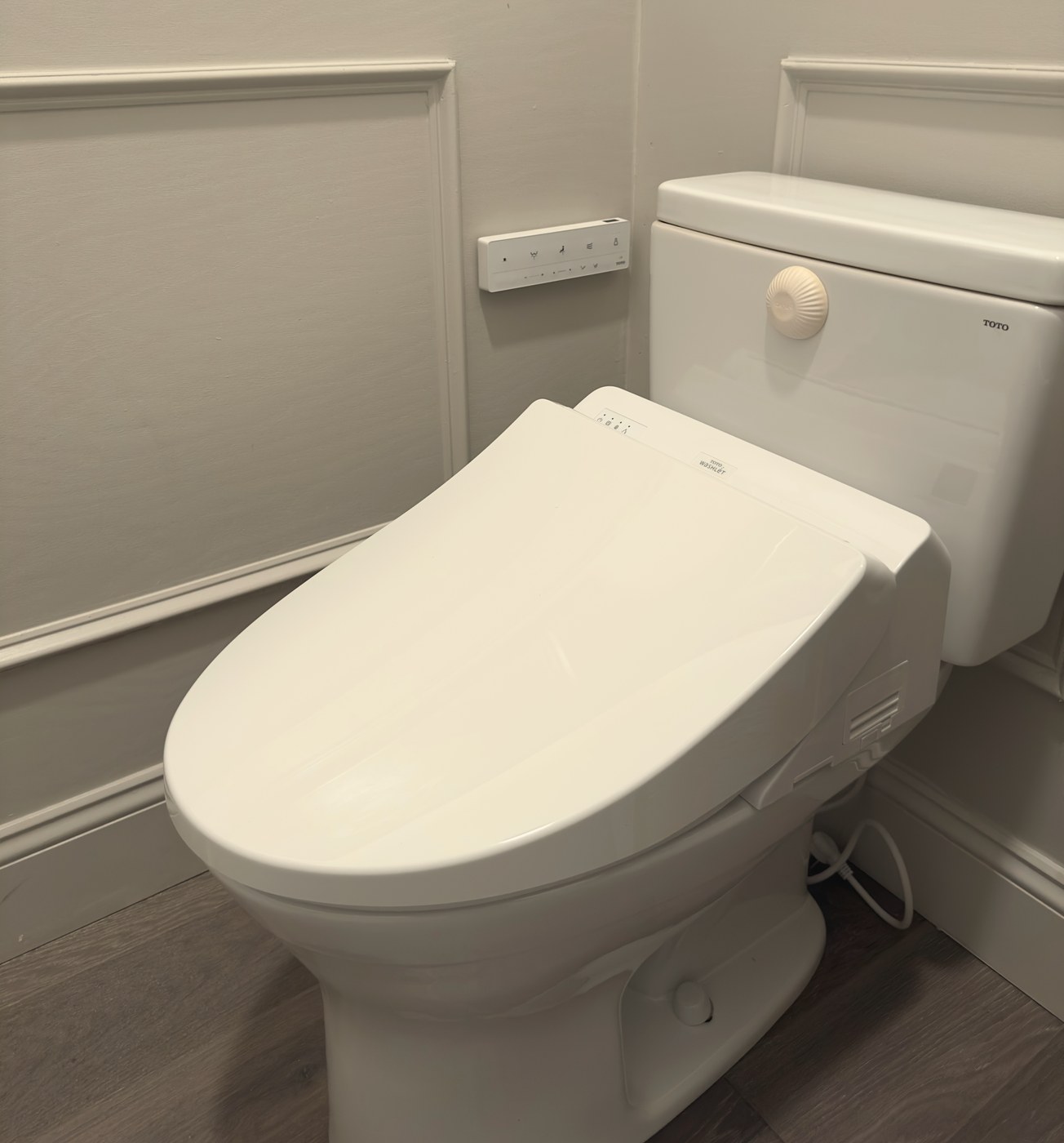 Smart toilet seat
